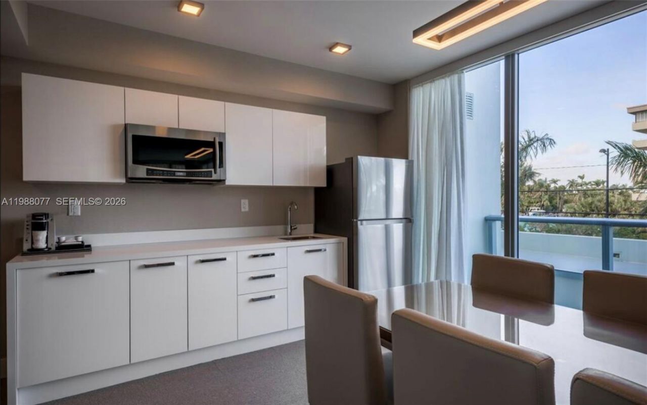 9540 W Bay Harbor Dr, Unit 301, Bay Harbor Islands, FL 33154 Photo