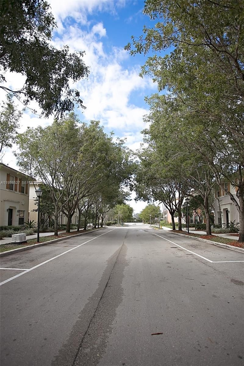 2409 SW 99th Way , Miramar, FL 33025 Photo