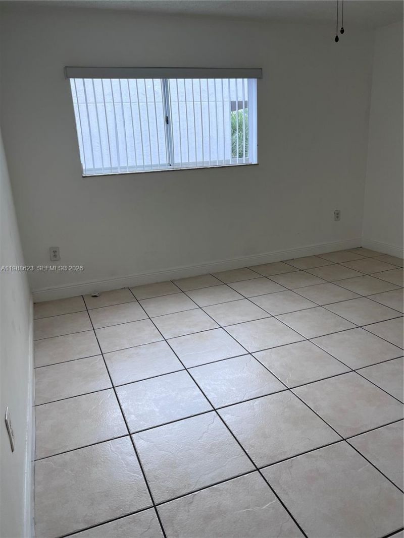 2750 W 76th St , Unit 208, Hialeah, FL 33016 Photo