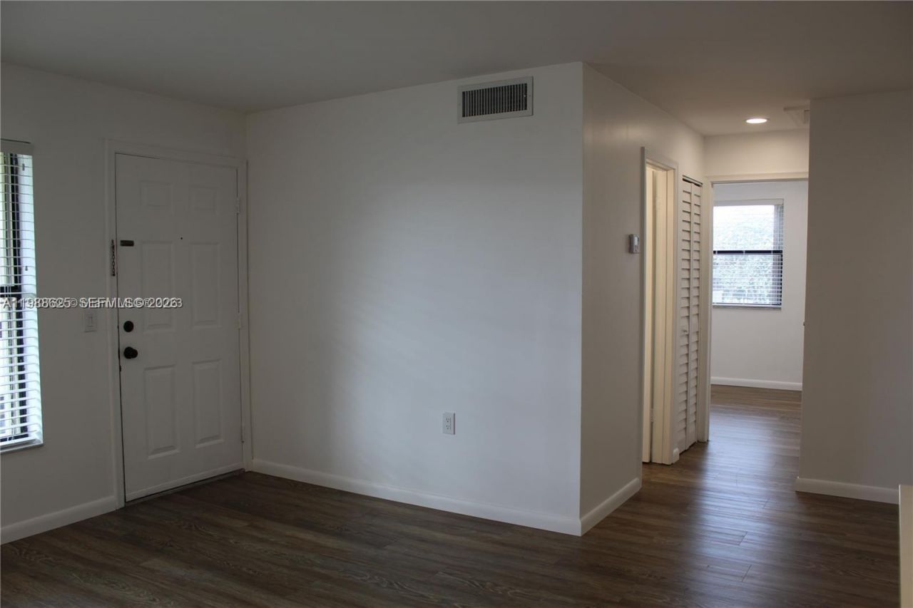 10016 NW 4th St, Unit 201, Pembroke Pines, FL 33024 Photo