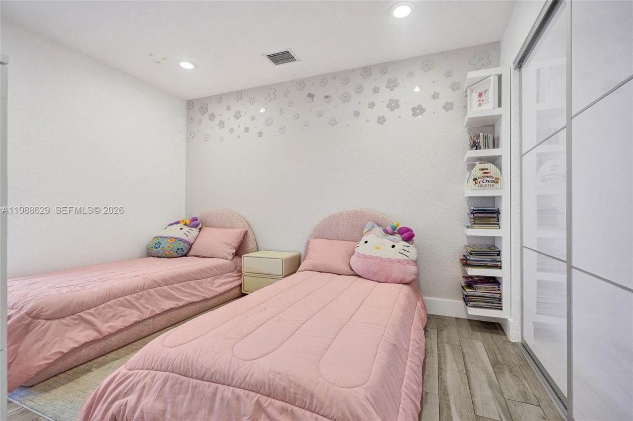 4928 SW 33rd Way , Hollywood, FL 33312 Photo