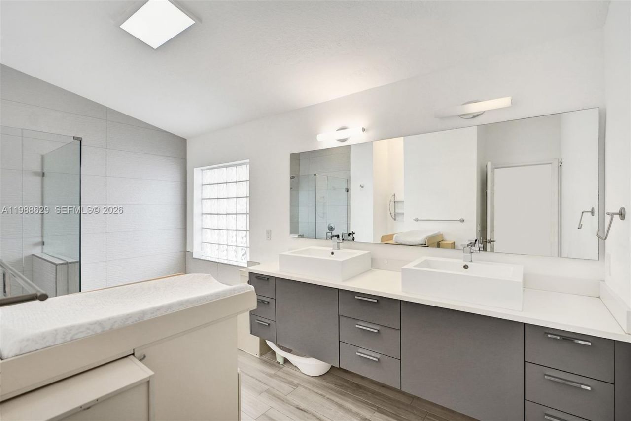 4928 SW 33rd Way , Hollywood, FL 33312 Photo