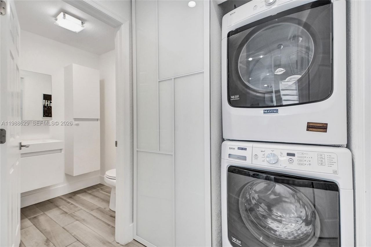 4928 SW 33rd Way , Hollywood, FL 33312 Photo