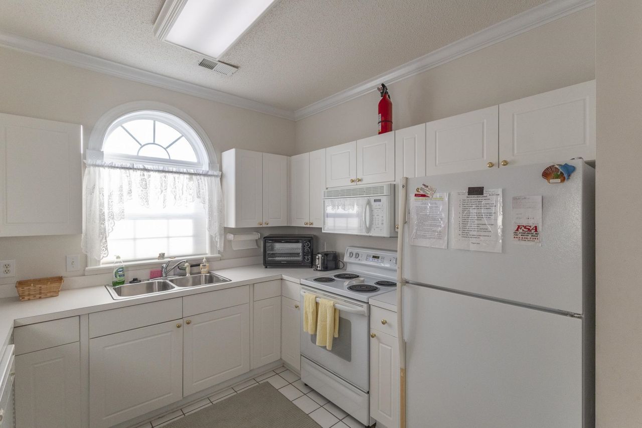 5750 Oyster Catcher Dr. Photo 11