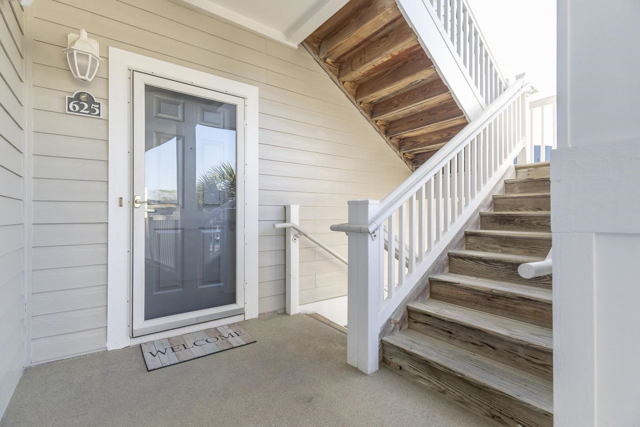 5750 Oyster Catcher Dr. Photo 25