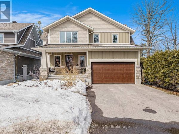 35 St Claire Avenue, Ottawa, ON K2G2A1