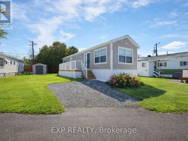 11 Bonner Street , Ottawa, ON K2H7S9