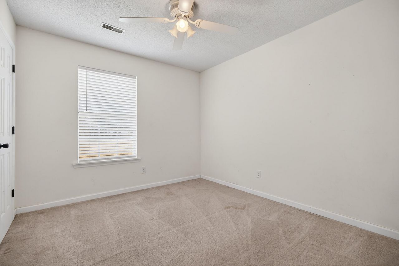 292 Mitton Road Photo 17