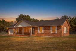 292 Mitton Road photo 4