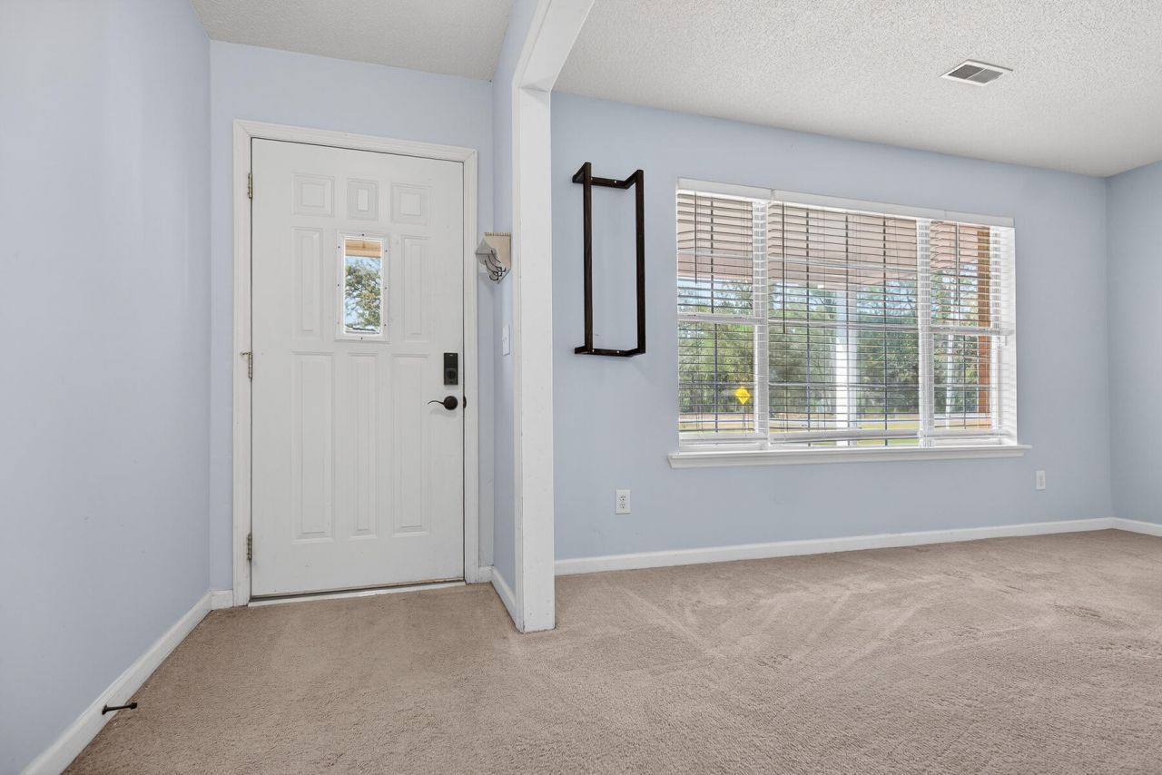 292 Mitton Road Photo 6