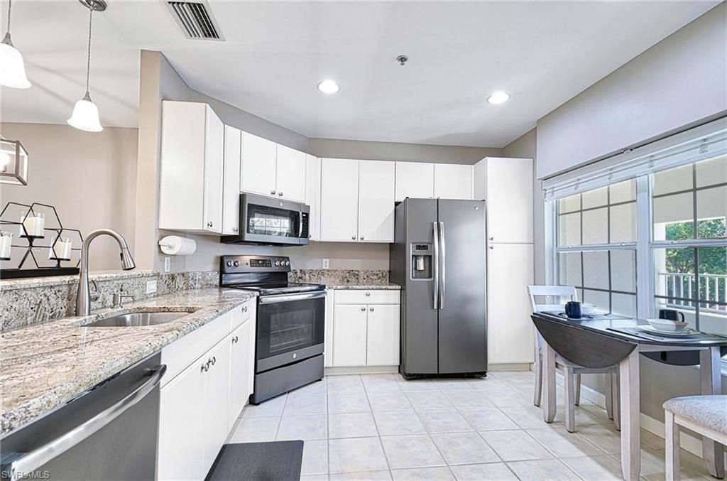 3035 Horizon Ln, Unit 2206, Naples, FL 34109 Photo