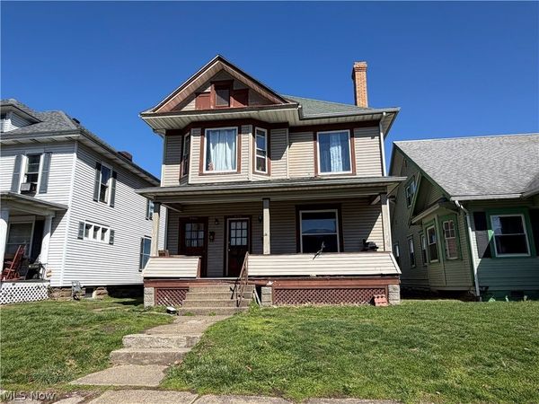 436 Locust Street , Coshocton, OH 43812