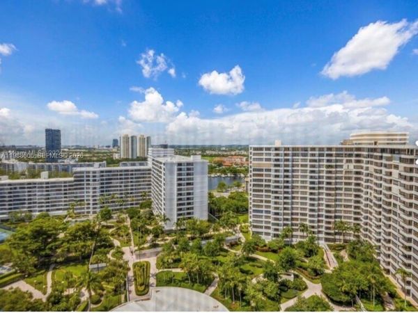 2500 Parkview Dr, Unit 2119, Hallandale Beach, FL 33009