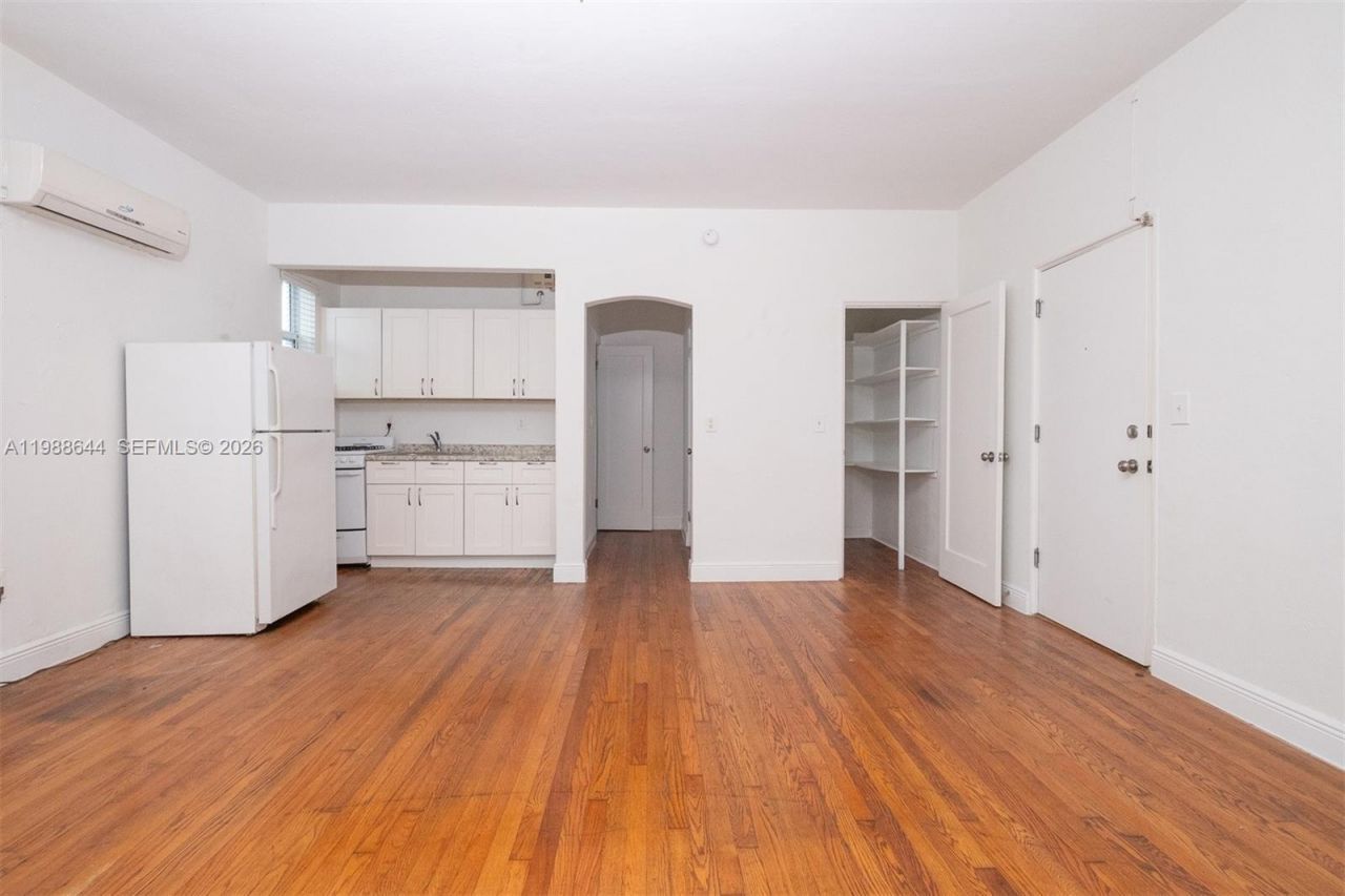 7936 Harding Ave , Miami Beach, FL 33141 Photo