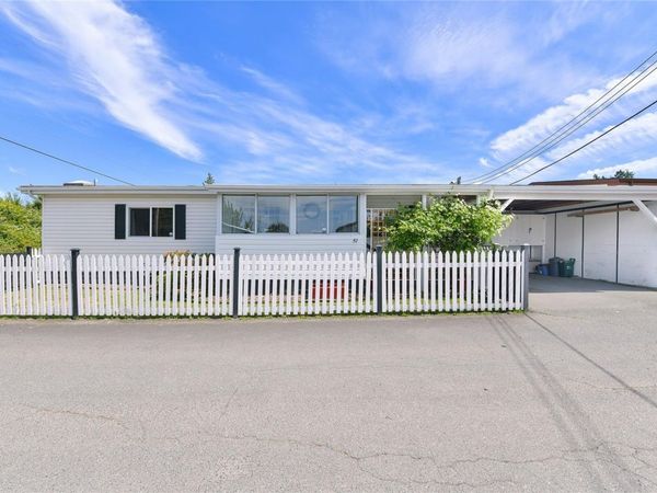 1555 Middle Rd, Unit 51, View Royal, BC V9A 7A6