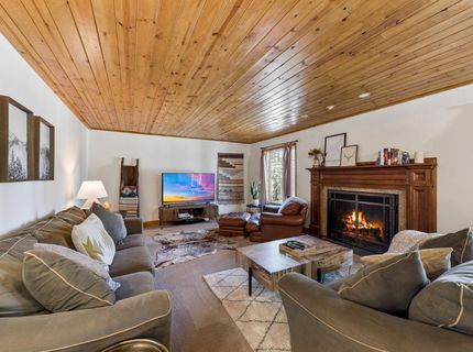 1447 Pebble Beach Dr, South Lake Tahoe, CA 96150 Photo