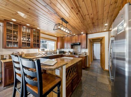 1447 Pebble Beach Dr, South Lake Tahoe, CA 96150 Photo