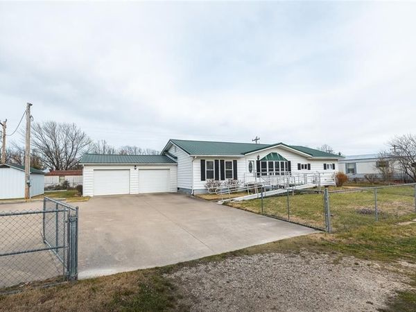 21170 Lapel Road , Waynesville, MO 65583