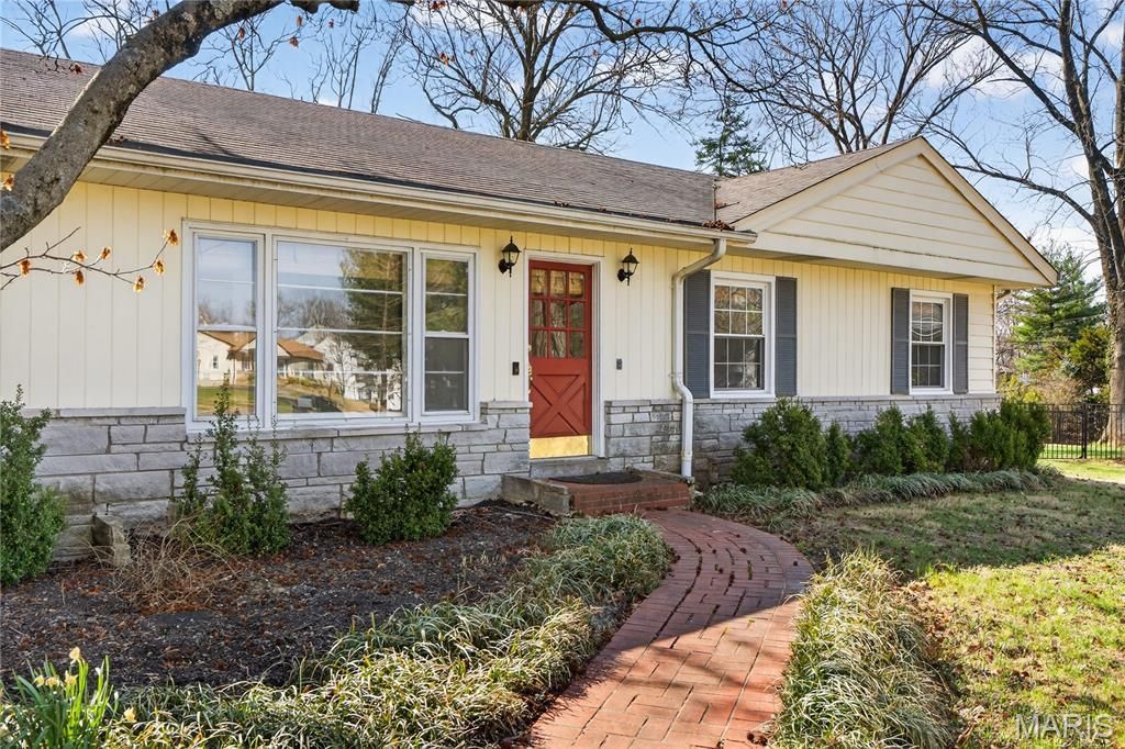 12 Ramblewood Lane, Creve Coeur, MO 63141 Main Photo