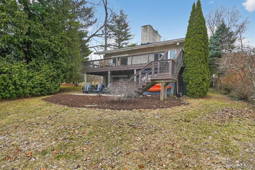 640 Sunset, White Lake Township, MI 48383 Main Photo