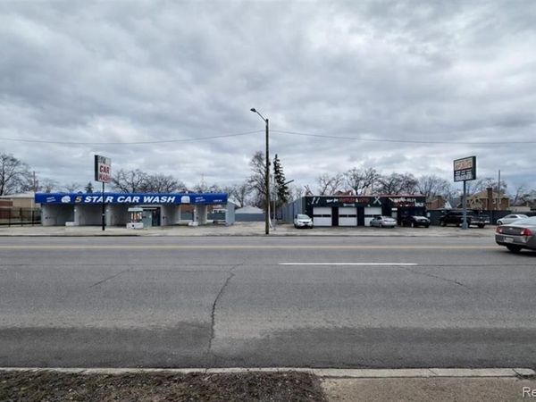 10520 W 7 MILE Road , Detroit, MI 48221