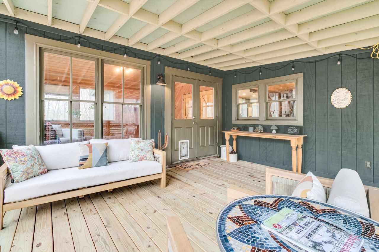 7769 Old Jacksonboro Road Photo 3