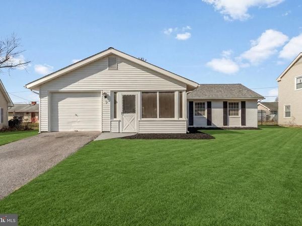 7 STERLING LANE , WILLINGBORO, NJ 08046