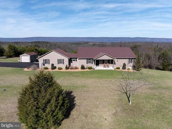 10 JORDAN HOLLOW LANE , BERKELEY SPRINGS, WV 25411