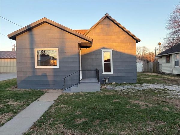 513 1st Street, Osawatomie, KS 66064