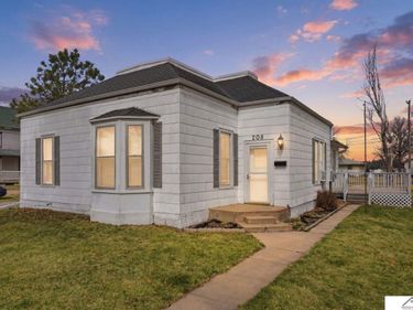 208 E York Street , Dewitt, NE 68341