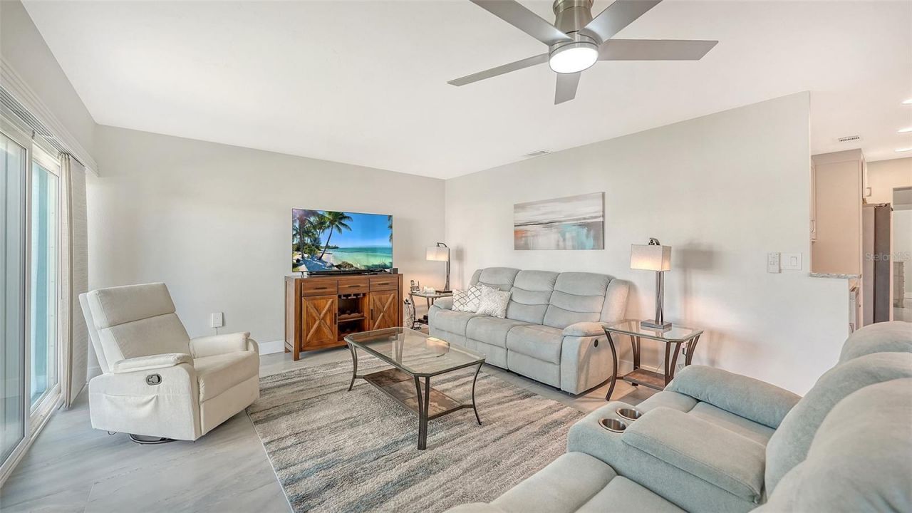 131 Whispering Sands Circle, Unit V33, Sarasota, FL 34242 Photo