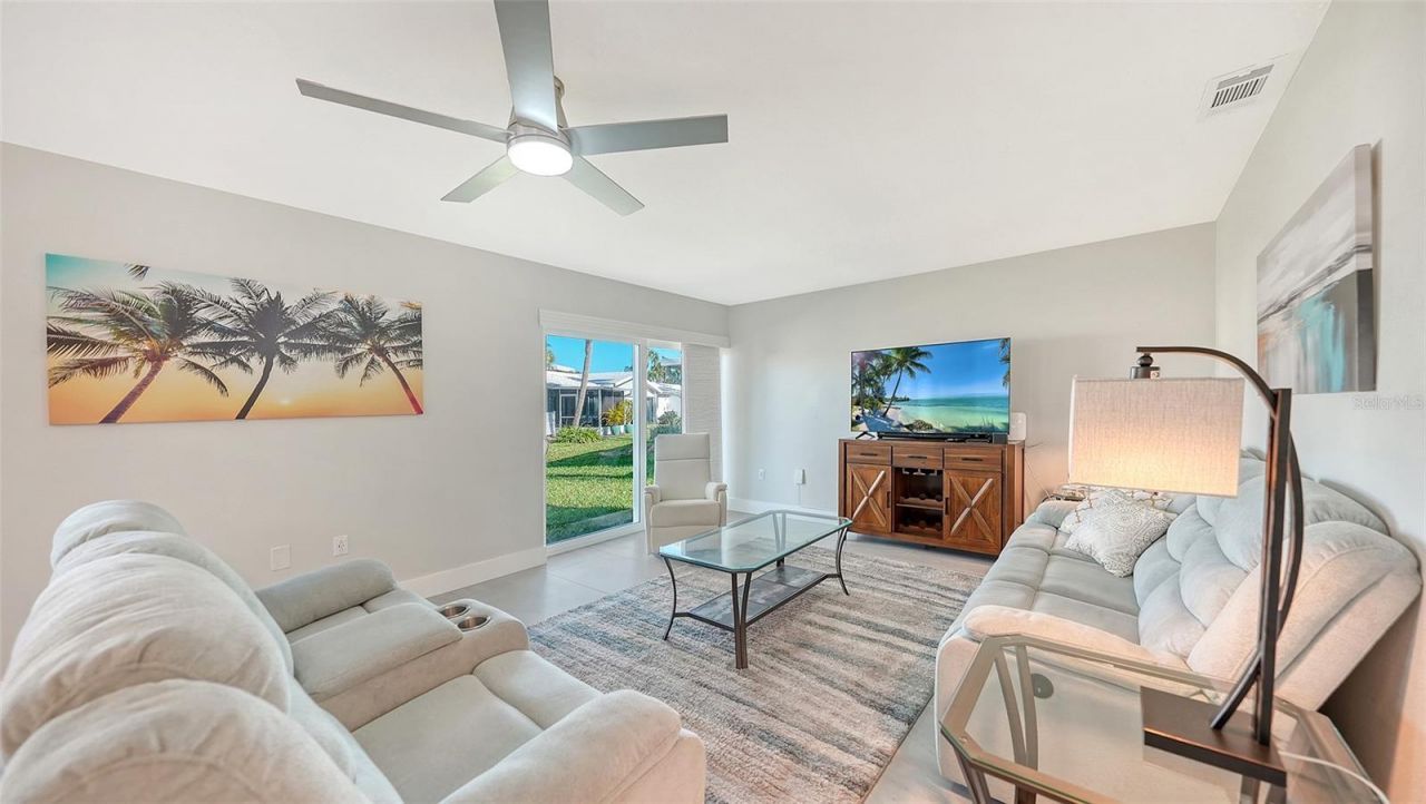 131 Whispering Sands Circle, Unit V33, Sarasota, FL 34242 Photo