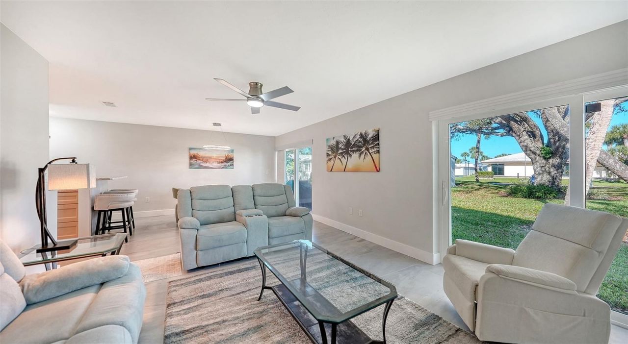 131 Whispering Sands Circle, Unit V33, Sarasota, FL 34242 Photo