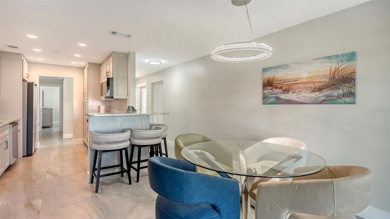 131 Whispering Sands Circle, Unit V33, Sarasota, FL 34242 Photo