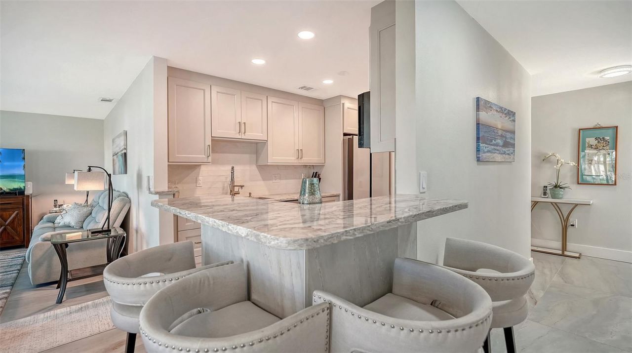 131 Whispering Sands Circle, Unit V33, Sarasota, FL 34242 Photo