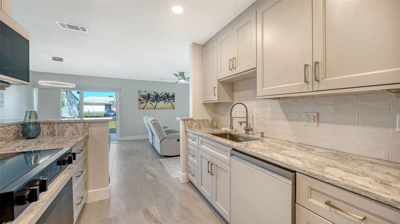 131 Whispering Sands Circle, Unit V33, Sarasota, FL 34242 Photo