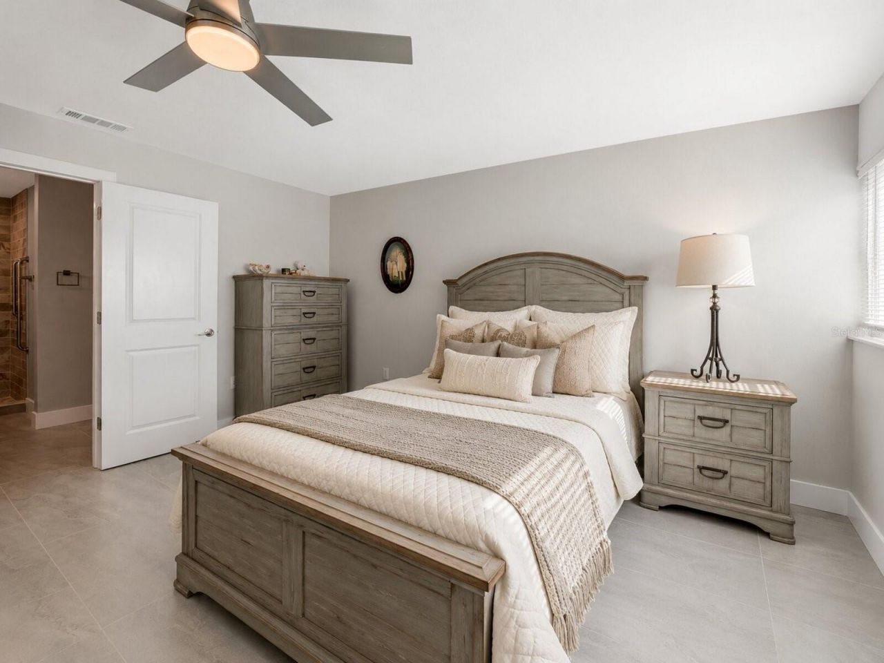 131 Whispering Sands Circle, Unit V33, Sarasota, FL 34242 Photo
