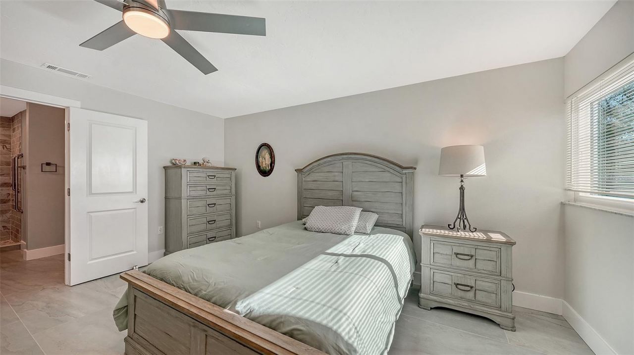 131 Whispering Sands Circle, Unit V33, Sarasota, FL 34242 Photo