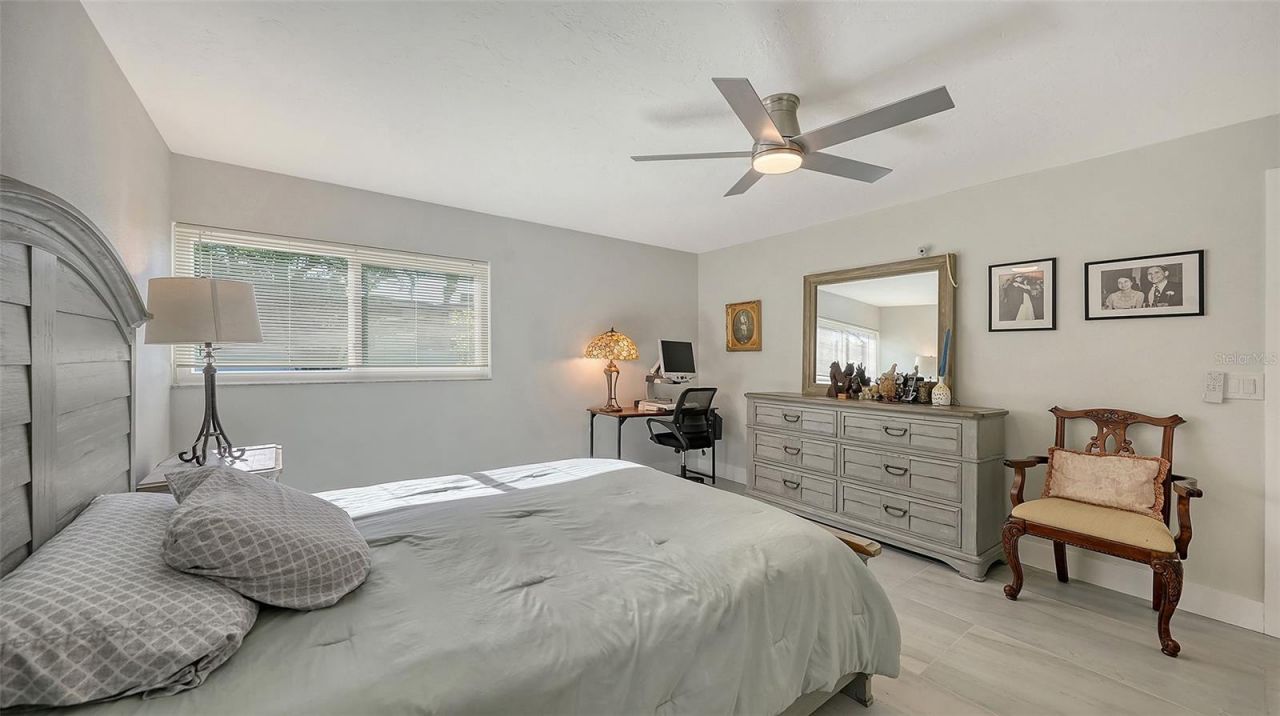 131 Whispering Sands Circle, Unit V33, Sarasota, FL 34242 Photo