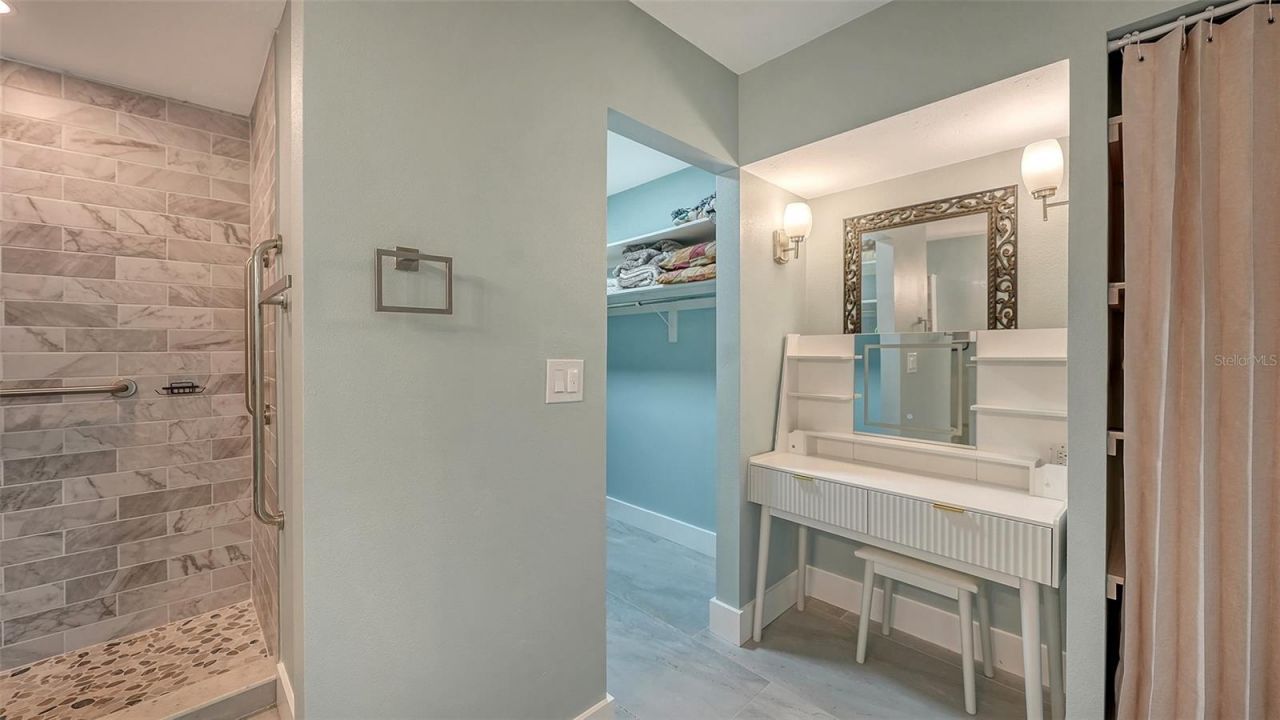 131 Whispering Sands Circle, Unit V33, Sarasota, FL 34242 Photo