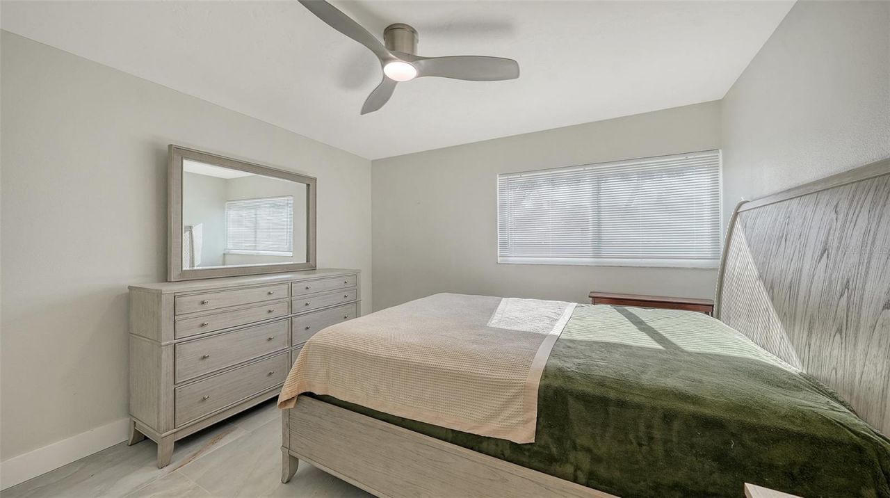 131 Whispering Sands Circle, Unit V33, Sarasota, FL 34242 Photo