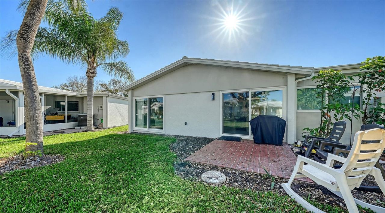 131 Whispering Sands Circle, Unit V33, Sarasota, FL 34242 Photo