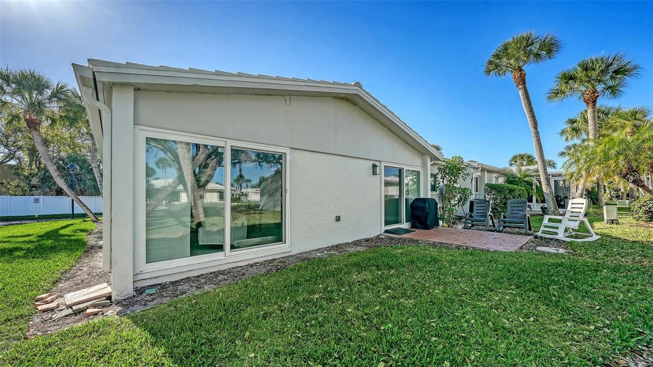 131 Whispering Sands Circle, Unit V33, Sarasota, FL 34242 Photo