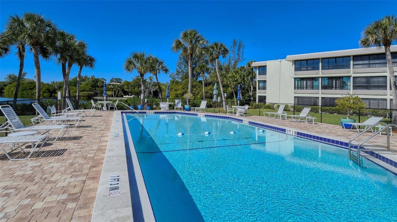 131 Whispering Sands Circle, Unit V33, Sarasota, FL 34242 Photo