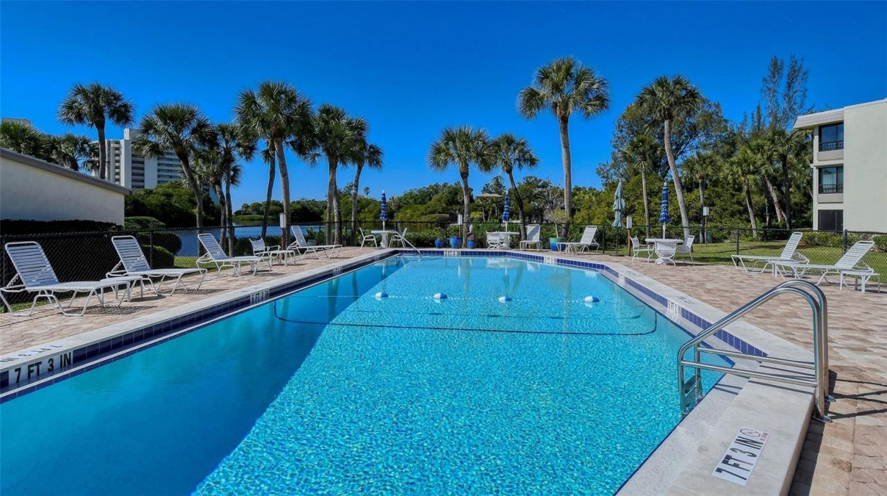 131 Whispering Sands Circle, Unit V33, Sarasota, FL 34242 Photo