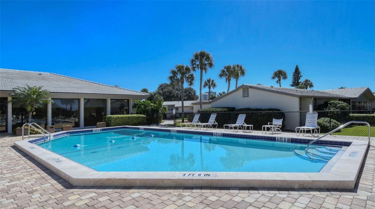 131 Whispering Sands Circle, Unit V33, Sarasota, FL 34242 Photo