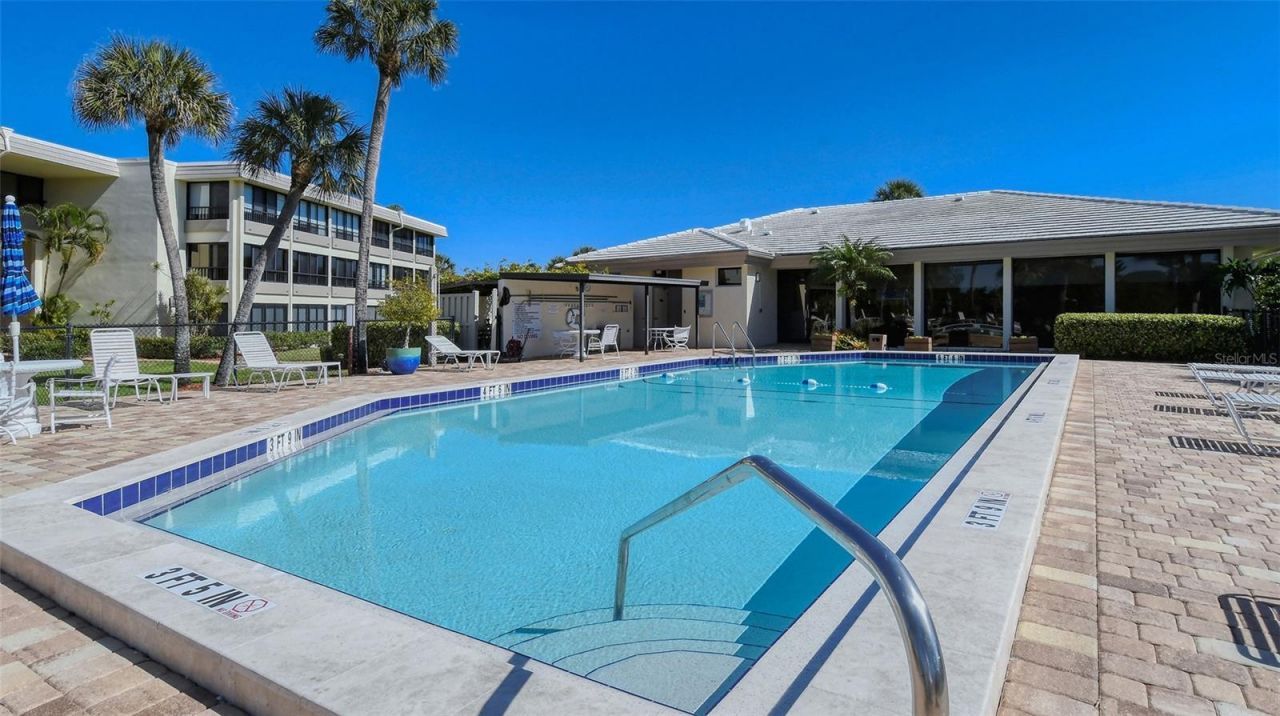 131 Whispering Sands Circle, Unit V33, Sarasota, FL 34242 Photo