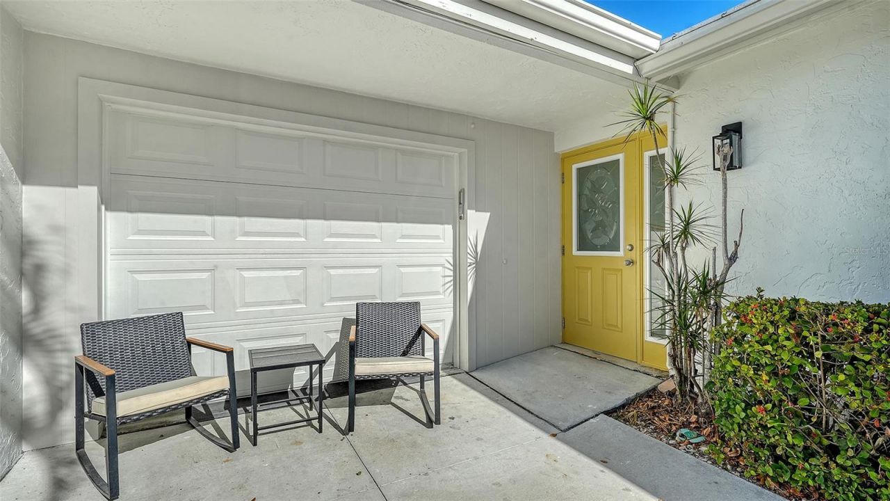 131 Whispering Sands Circle, Unit V33, Sarasota, FL 34242 Photo