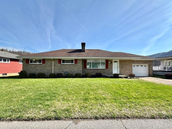 142 COURTLAND AVENUE, Wheeling, WV 26003