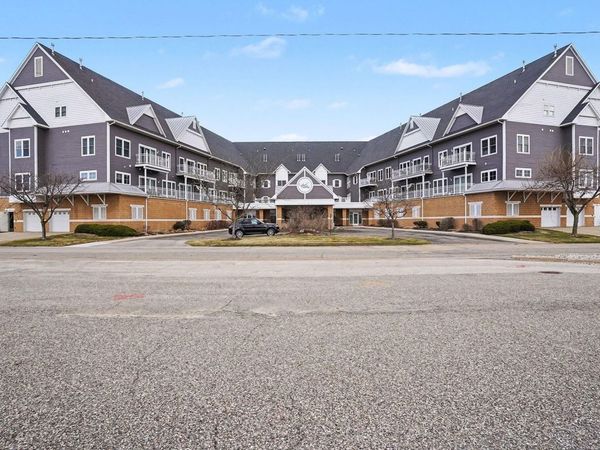 917 W Savidge Street, Unit 38, Spring Lake, MI 49456